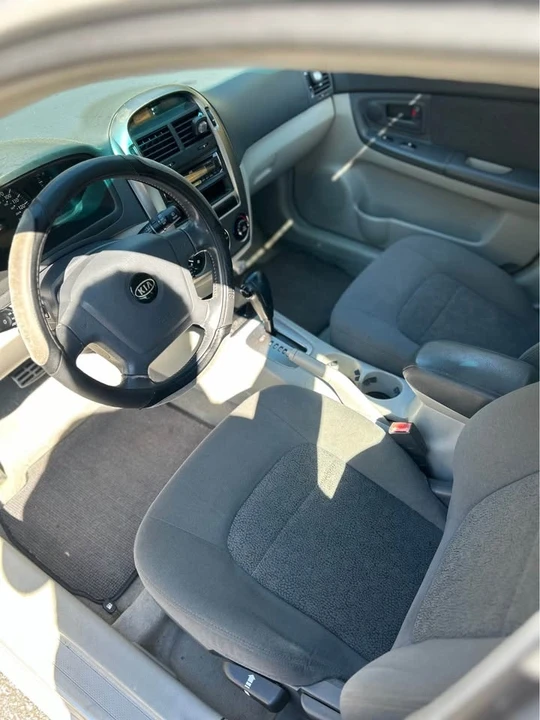 2006 Kia Spectra - Image 18 of 19