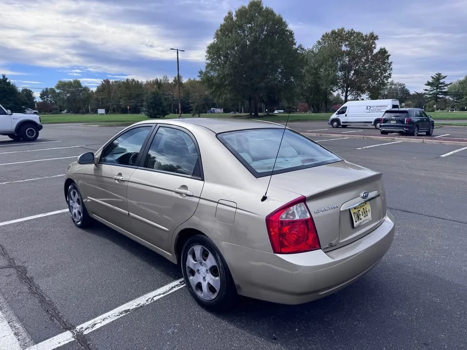 2006 Kia Spectra - Image 3 of 9