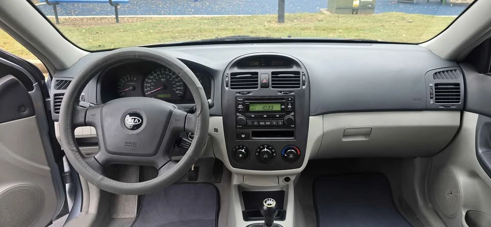 2006 Kia Spectra - Image 9 of 12