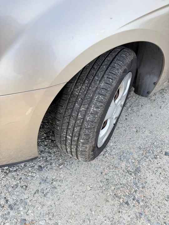 2006 Kia Spectra - Image 10 of 11