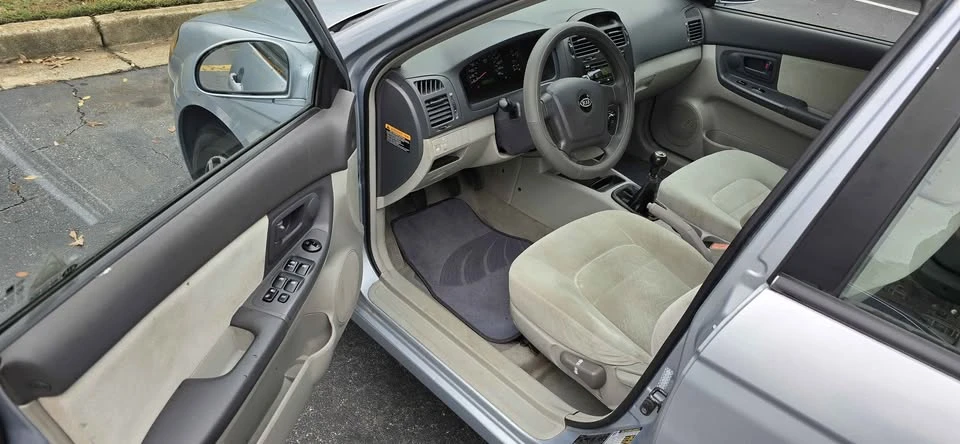 2006 Kia Spectra - Image 11 of 11