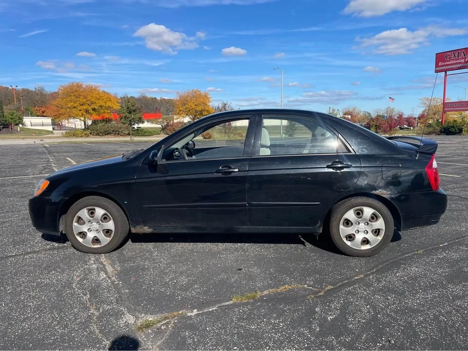2006 Kia Spectra - Image 2 of 5
