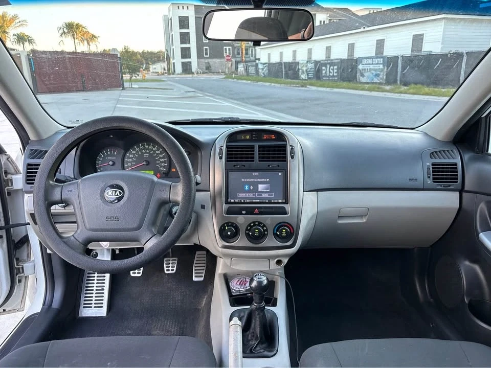 2006 Kia Spectra - Image 7 of 8