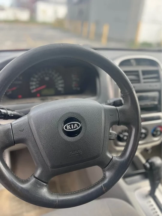 2006 Kia Spectra - Image 8 of 9