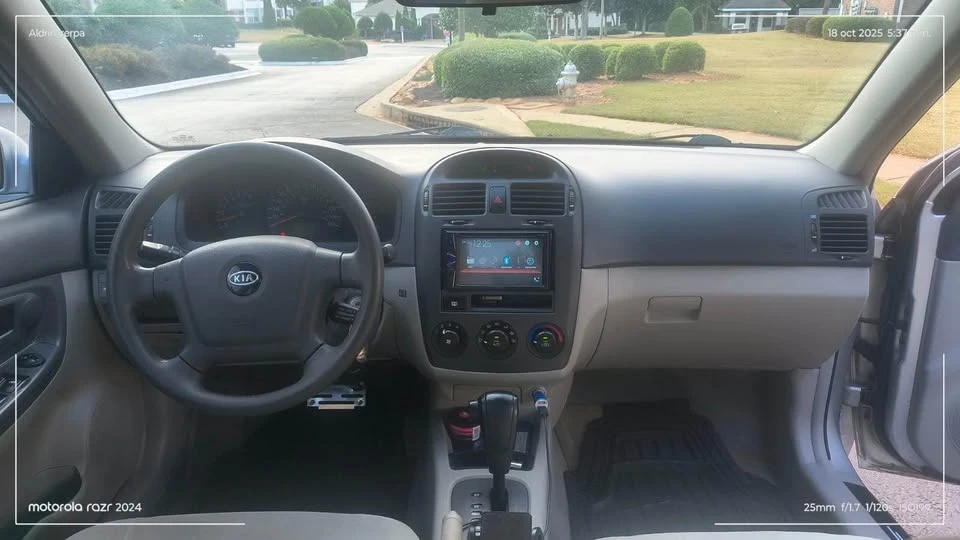 2006 Kia Spectra - Image 10 of 13