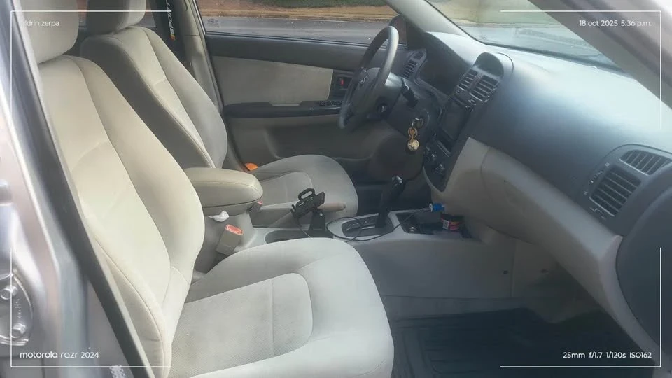 2006 Kia Spectra - Image 5 of 13