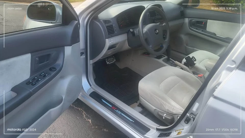 2006 Kia Spectra - Image 11 of 13