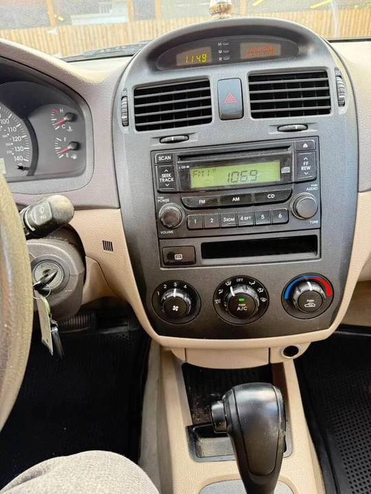2006 Kia Spectra - Image 10 of 14