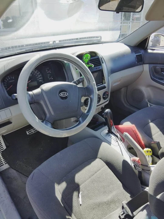 2006 Kia Spectra - Image 4 of 4