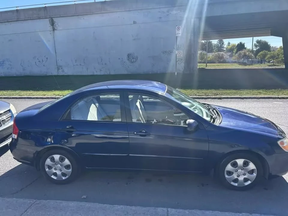 2006 Kia Spectra - Image 2 of 12