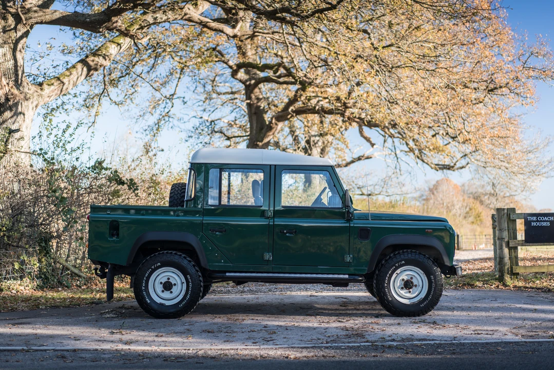 2006 Land Rover Defender 110 - Image 5 of 31