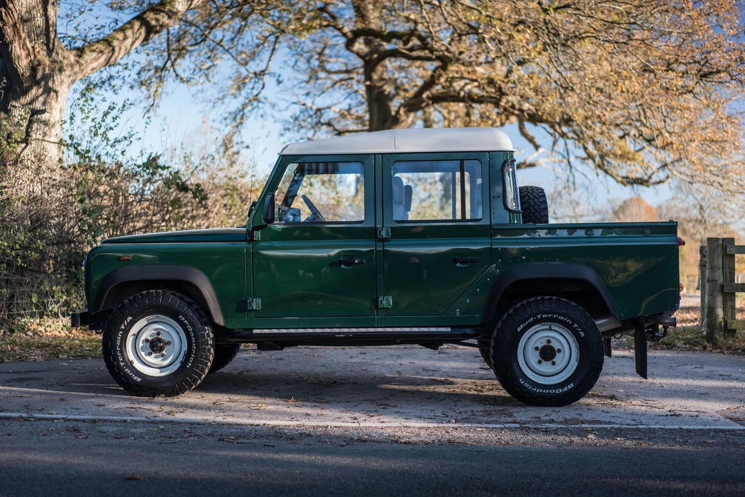 2006 Land Rover Defender 110 - Image 9 of 31