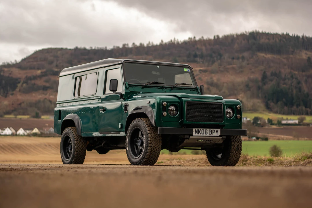 2006 Land Rover Defender 110 - Image 5 of 31