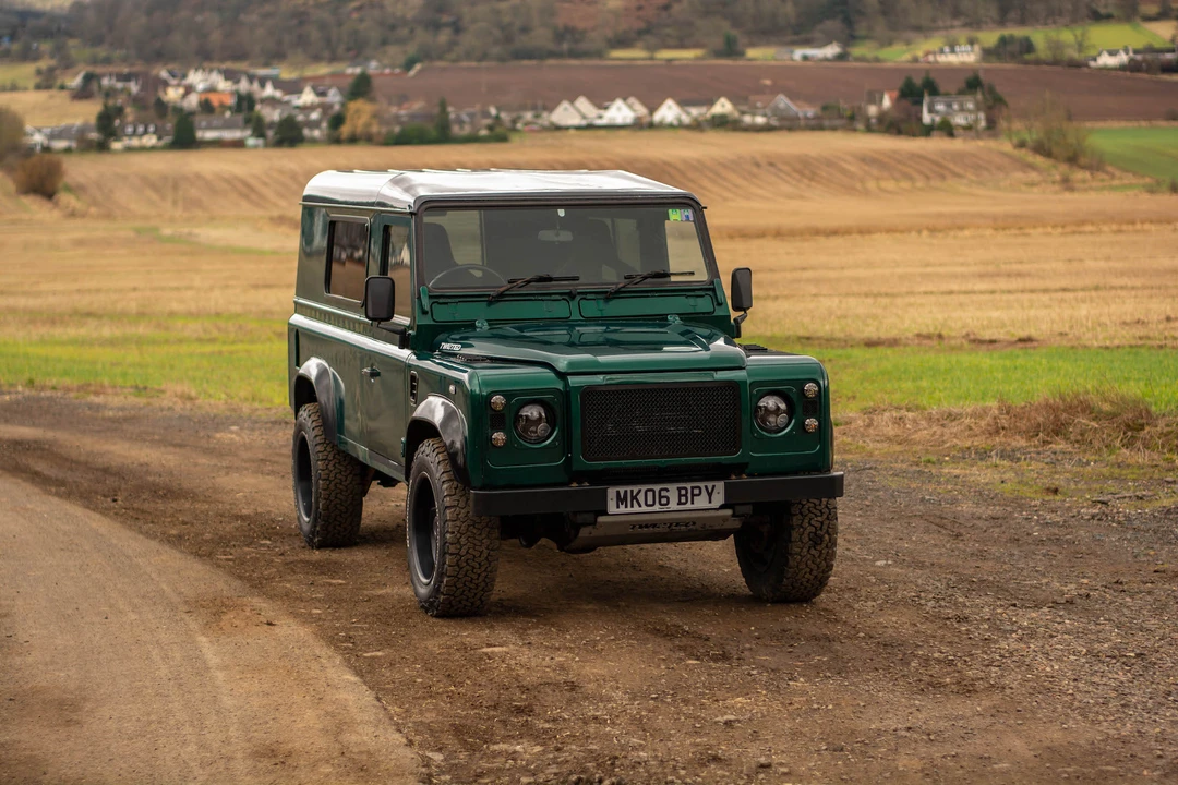 2006 Land Rover Defender 110 - Image 8 of 31