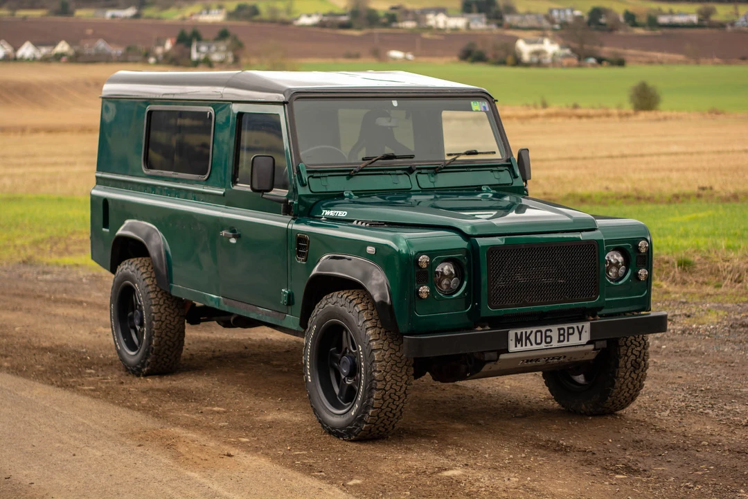 2006 Land Rover Defender 110 - Image 9 of 31