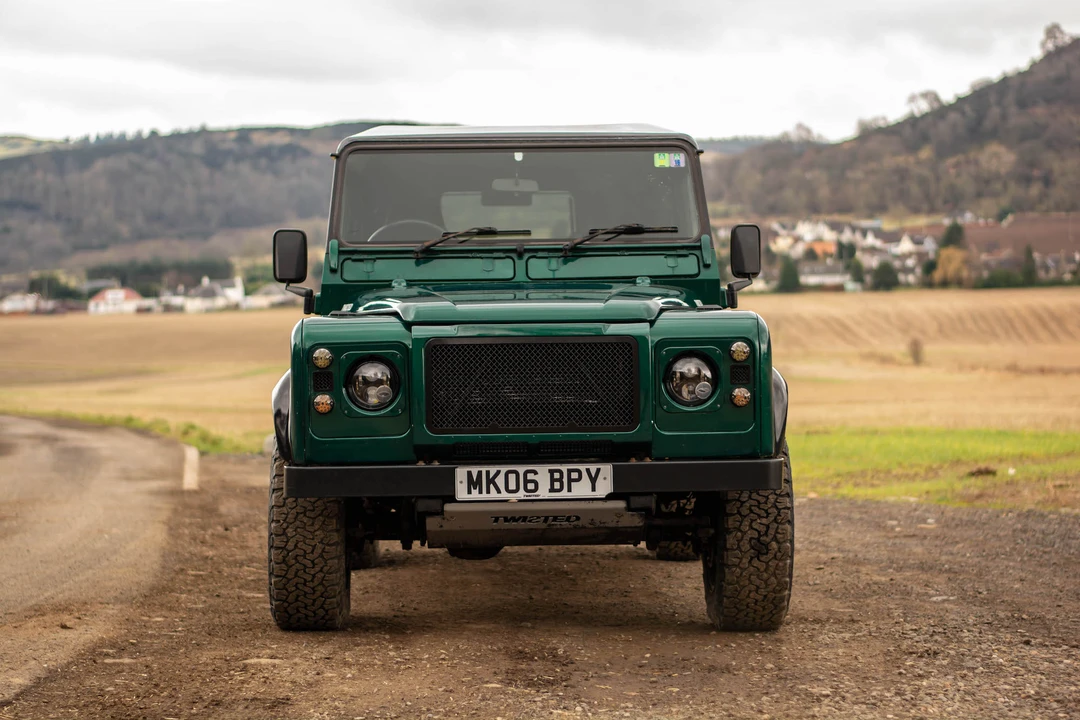 2006 Land Rover Defender 110 - Image 11 of 31