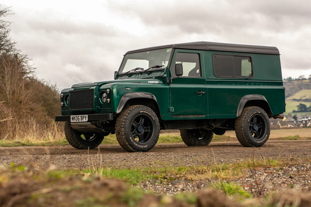 2006 Land Rover Defender 110 - Image 18 of 31