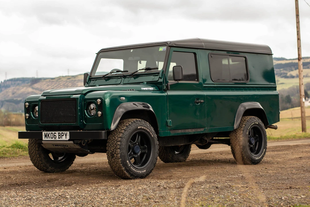 2006 Land Rover Defender 110 - Image 19 of 31