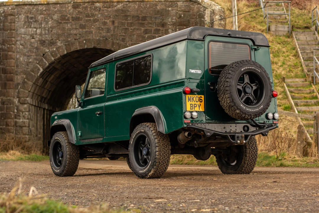 2006 Land Rover Defender 110 - Image 21 of 31