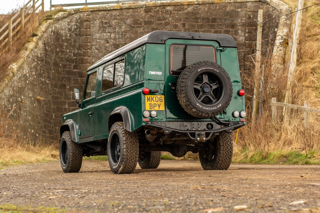 2006 Land Rover Defender 110 - Image 22 of 31