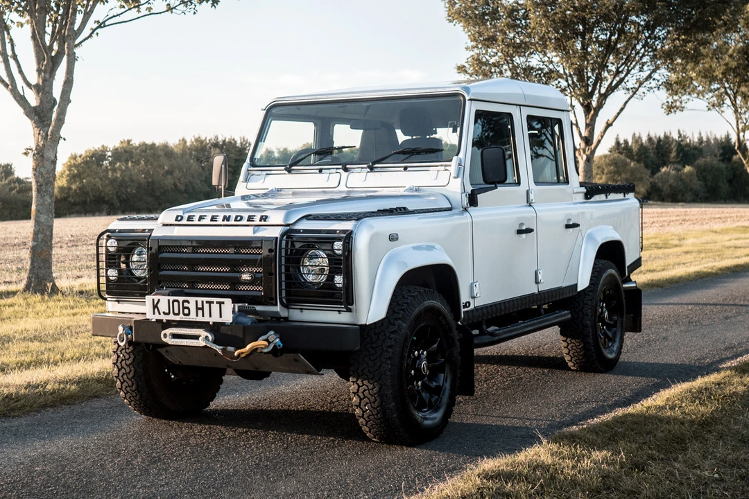 2006 Land Rover Defender 110 - Image 2 of 31