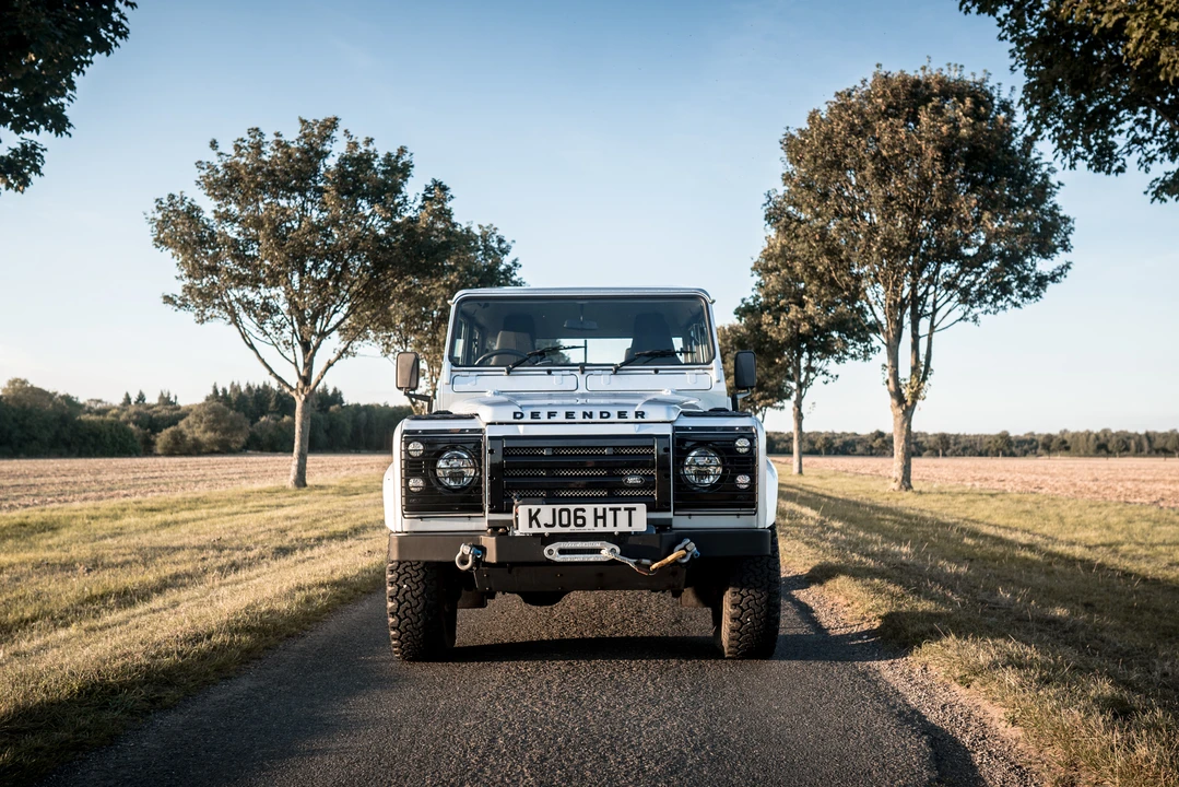 2006 Land Rover Defender 110 - Image 10 of 31
