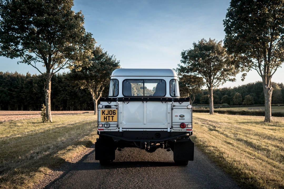 2006 Land Rover Defender 110 - Image 6 of 31
