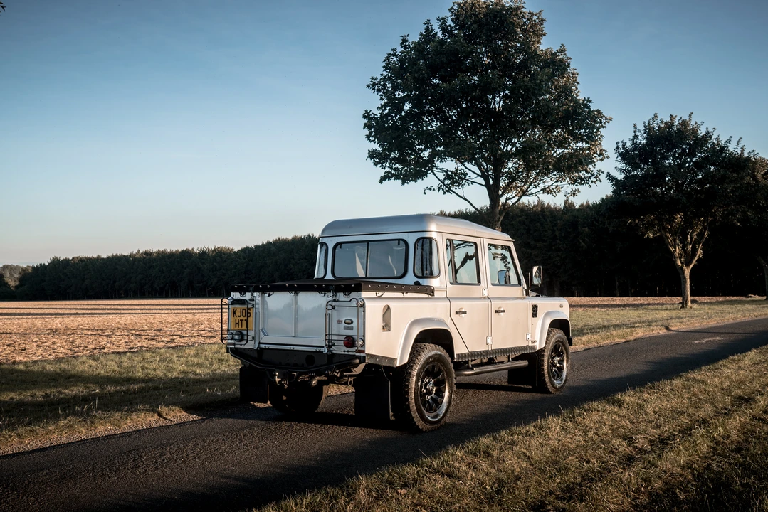2006 Land Rover Defender 110 - Image 15 of 31