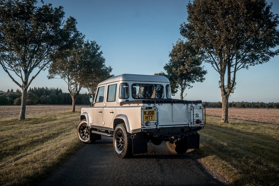 2006 Land Rover Defender 110 - Image 13 of 31