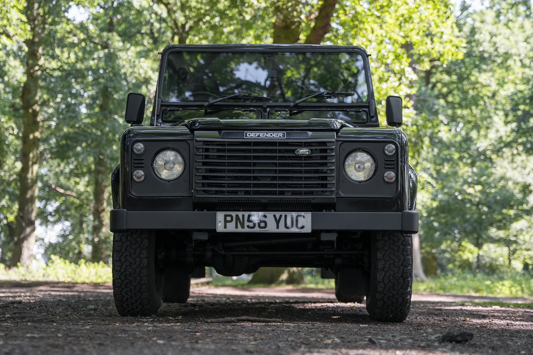2006 Land Rover Defender 110 - Image 3 of 31