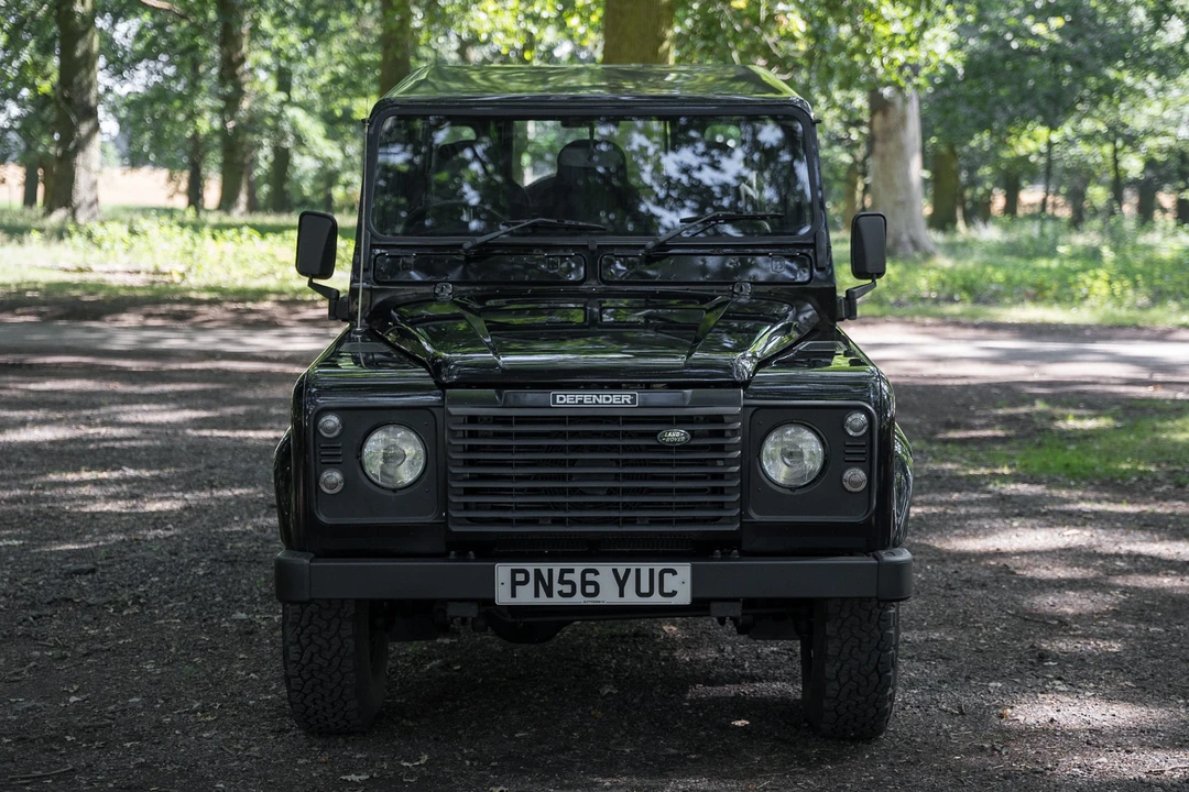 2006 Land Rover Defender 110 - Image 11 of 31