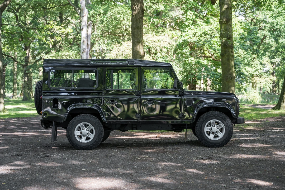 2006 Land Rover Defender 110 - Image 5 of 31