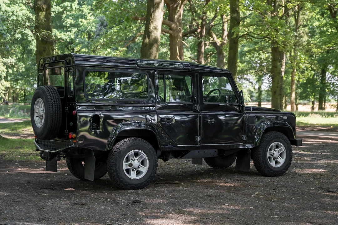 2006 Land Rover Defender 110 - Image 13 of 31