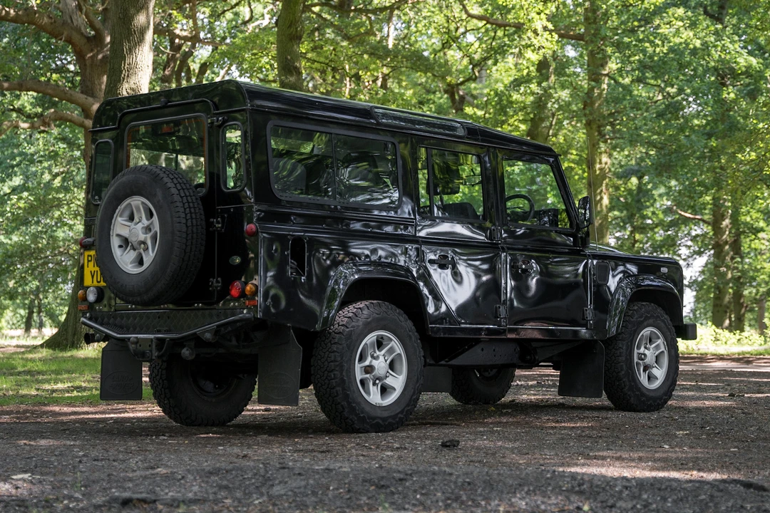 2006 Land Rover Defender 110 - Image 14 of 31