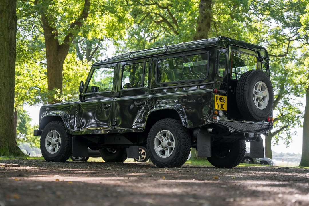 2006 Land Rover Defender 110 - Image 15 of 31