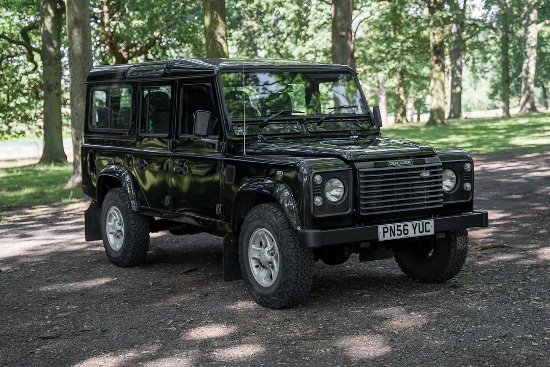 2006 Land Rover Defender 110 - Image 2 of 31