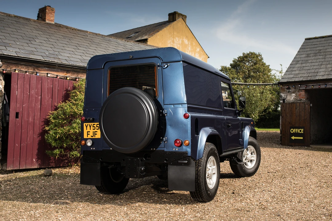 2006 Land Rover Defender 90 - Image 15 of 31