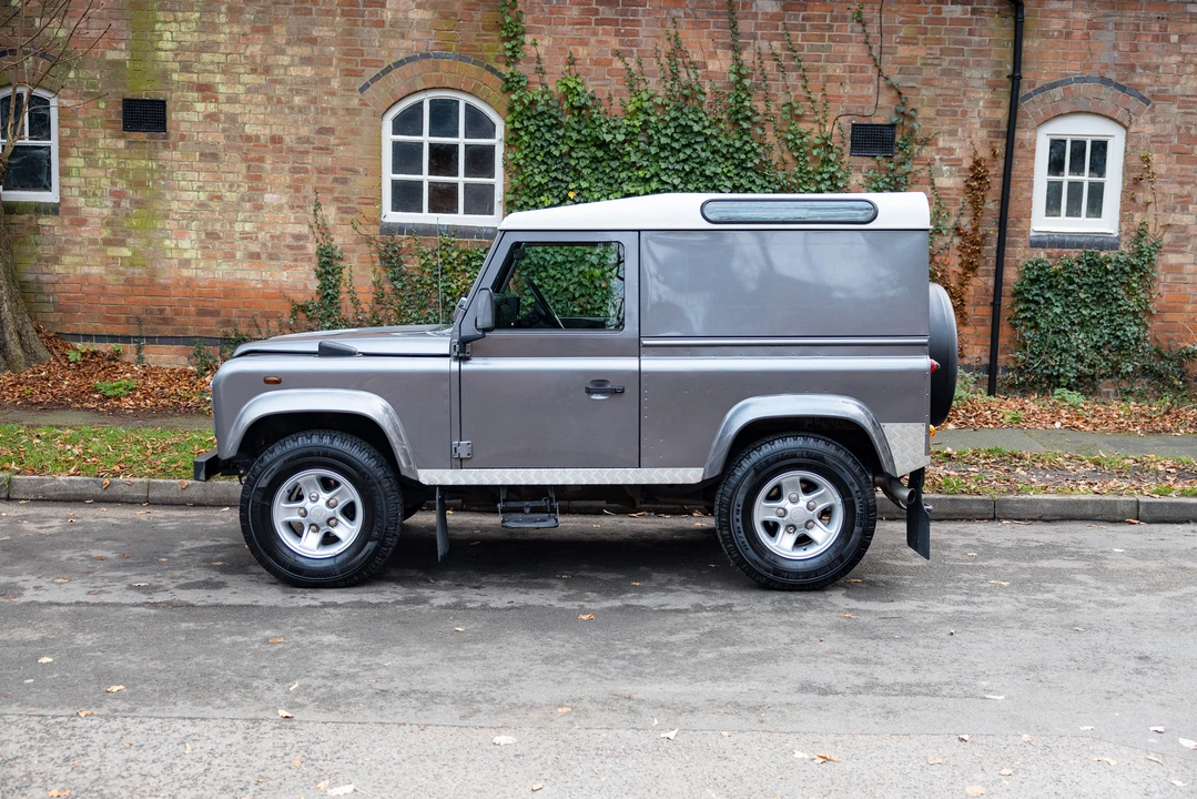 2006 Land Rover Defender 90 - Image 17 of 31