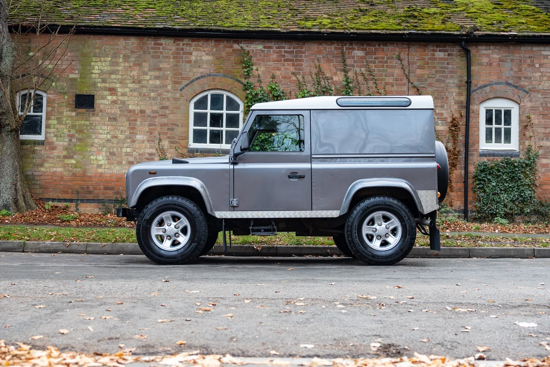 2006 Land Rover Defender 90 - Image 9 of 31