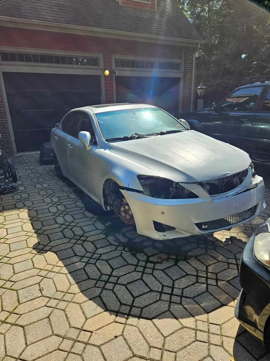 2006 Lexus IS 2nd Gen - Image 3 of 4