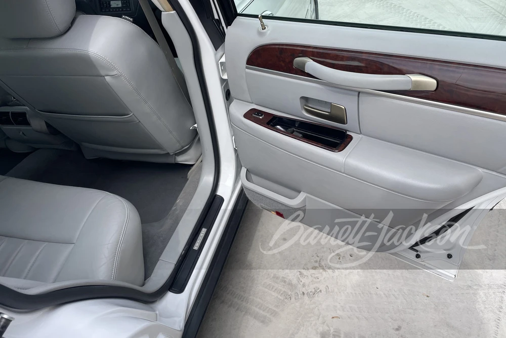 2006 Lincoln Town Car - Image 4 of 29