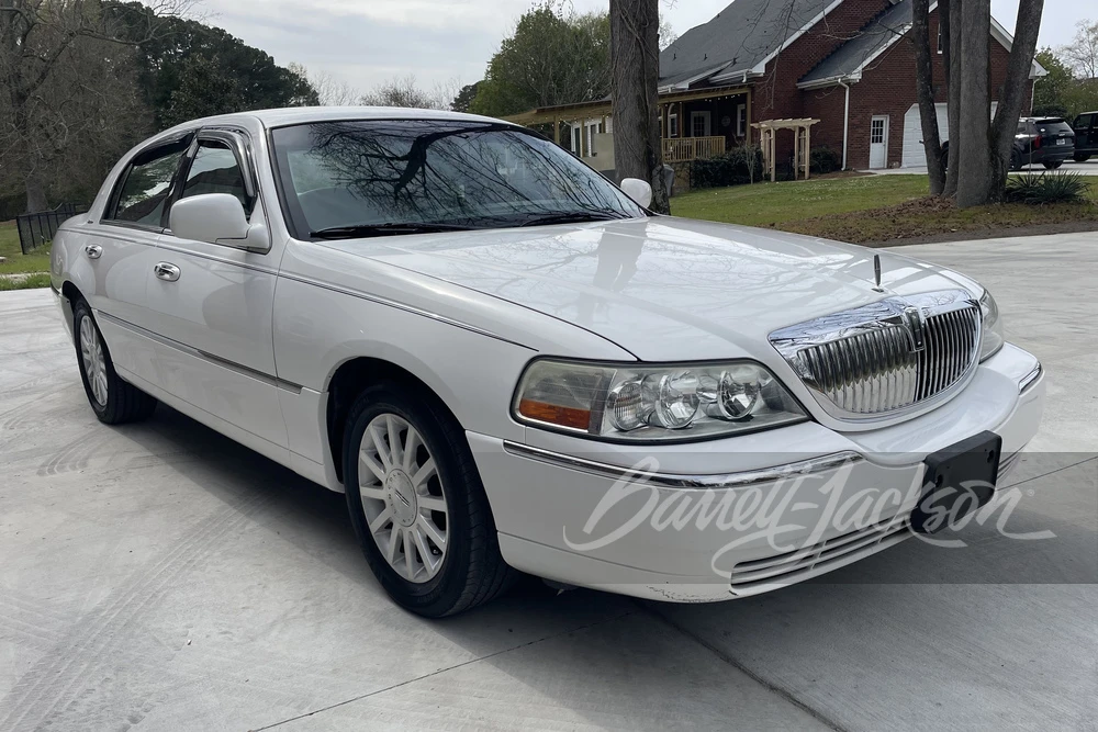 2006 Lincoln Town Car - Image 5 of 29