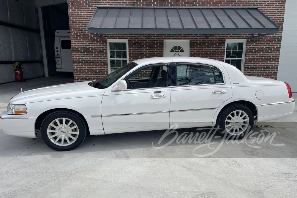 2006 Lincoln Town Car - Image 29 of 29
