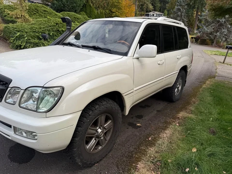 2006 Lexus LX 2nd Gen - Image 4 of 9