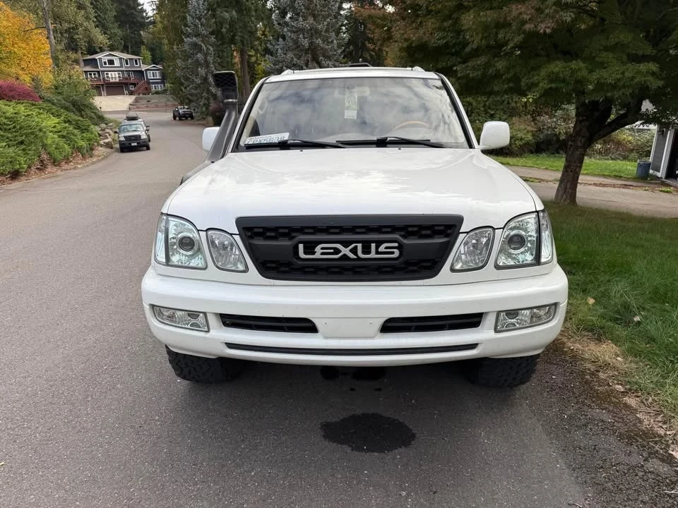 2006 Lexus LX 2nd Gen - Image 3 of 9