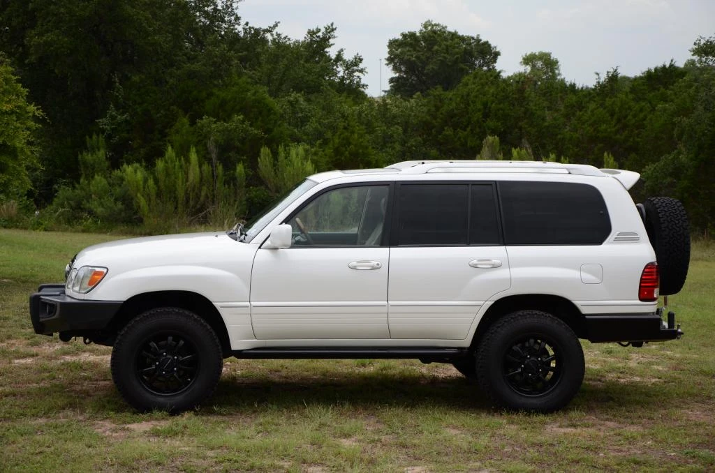 2006 Lexus LX 2nd Gen - Image 3 of 28