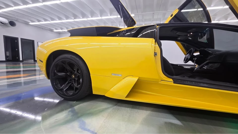 2006 Lamborghini Murcielago - Image 11 of 20