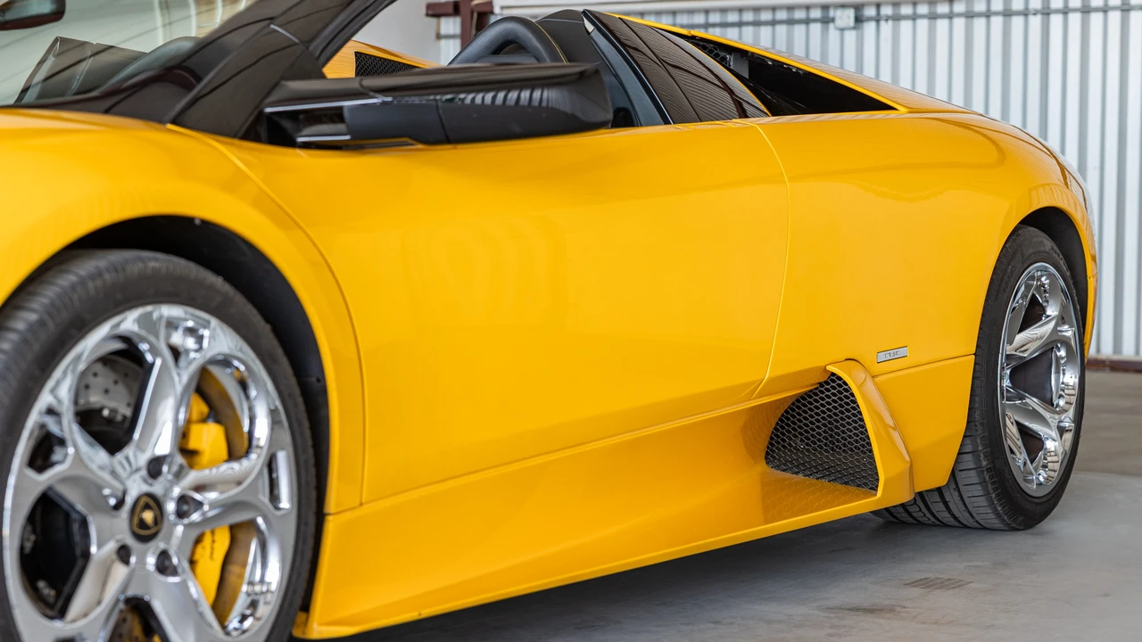 2006 Lamborghini Murcielago - Image 13 of 31