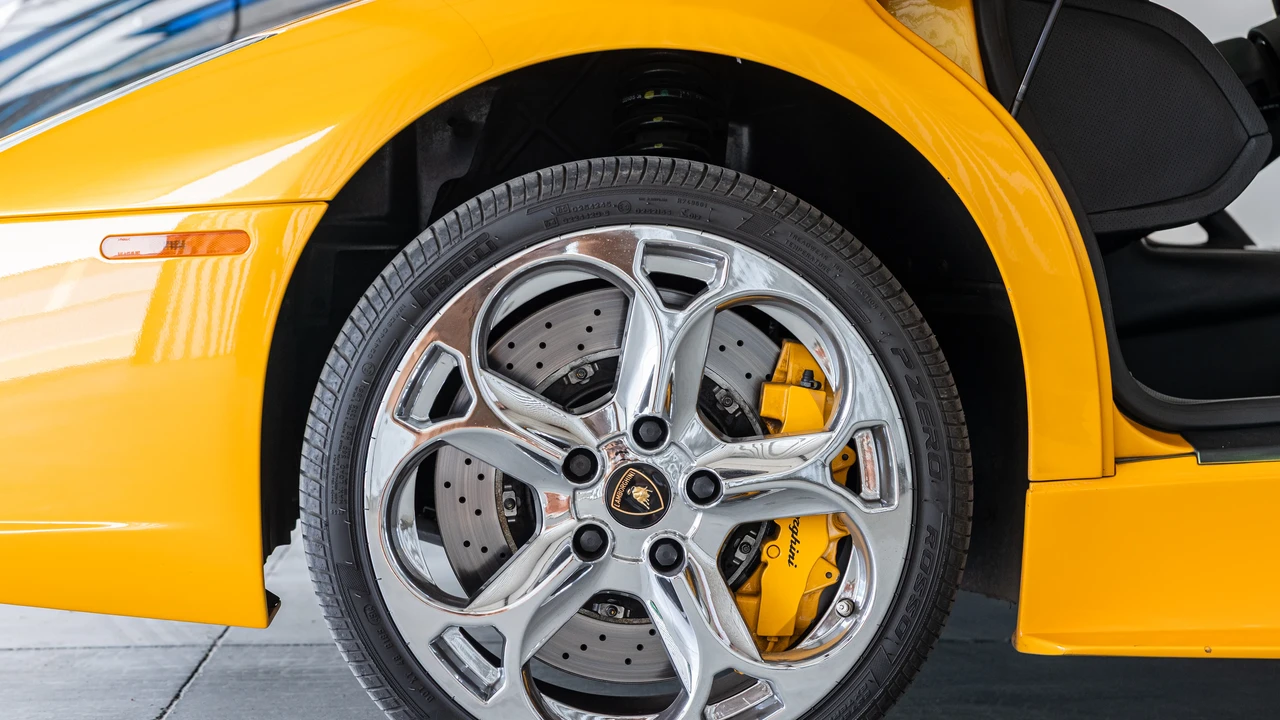 2006 Lamborghini Murcielago - Image 24 of 31