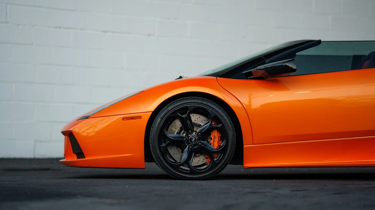 2006 Lamborghini Murcielago - Image 15 of 31